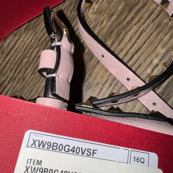 Authentic Valentino Rockstud clutch/crossbody bag. - Picture 14 of 16